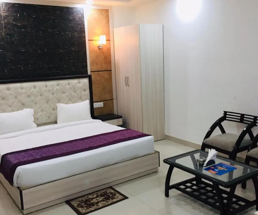 Aero Home Stay- Bed & Breakfast New Delhi